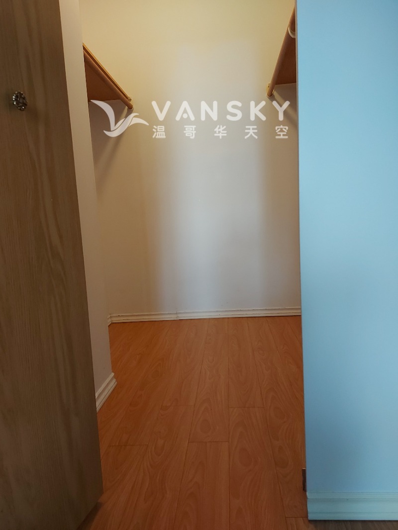 260712223249_Waking Closet.jpg